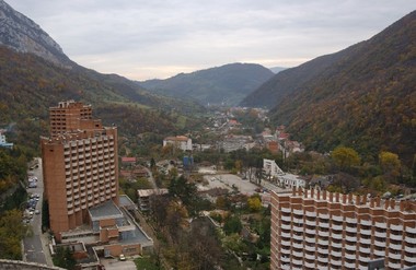 O familie din Bucureşti cu un copil de şase ani, s-a rătăcit pe munte, în zona Băile Herculane


