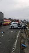 Suceava: Bărbat rănit după ce maşina pe care o conducea a fost lovită de un TIR care a intrat pe contrasens. FOTO