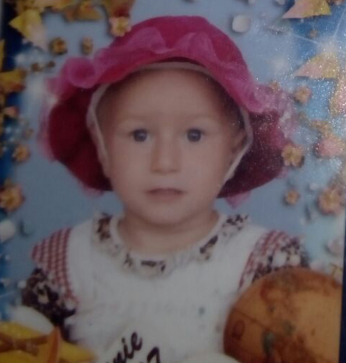 O fetiţă de doi ani a dispărut într-o pădure din Prahova, fiind căutată de pompieri, jandarmi şi localnici