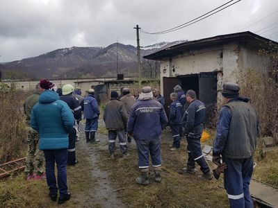 UPDATE: Explozie la Mina Uricani - Un miner a murit, fiind găsit după câteva ore de căutări, iar alţi trei au fost răniţi şi sunt aduşi la spitale din Bucureşti. Autorităţi: Principala ipoteză, o aprindere de metan. FOTO