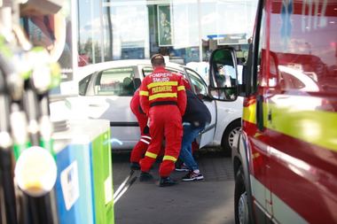 O femeie externată de la un spital din Capitală a murit într-o benzinărie din judeţul Buzău