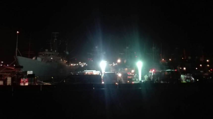 UPDATE Incendiu la o navă militară aflată în Portul Constanţa. Pompierii au reuşit să stingă incendiul după câteva ore