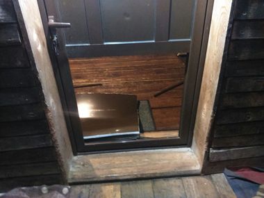 Un urs a coborât din nou la Cabana Postăvaru, pentru a patra oară într-o săptămână