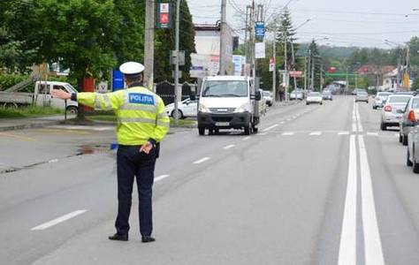 Aproape 7.500 de amenzi în valoare de peste 2,2 milioane de lei, aplicate într-o singură zi de poliţişti