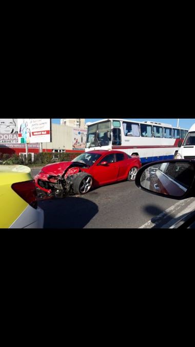 Constanţa: Patru persoane rănite într-un accident provocat de un şofer care a fugit de la locul faptei