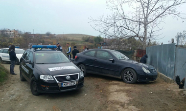 Tulcea: Bărbat cercetat după ce a ameninţat cu toporul un echipaj al Poliţiei de Frontieră