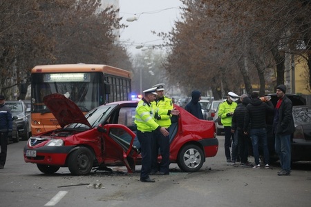 Buzău: Bărbat de 56 de ani, la spital după ce a provocat un accident din neatenţie