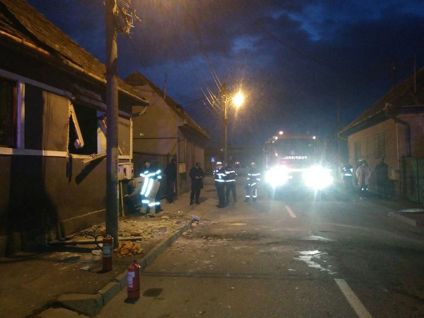 Sibiu: Două persoane, rănite în urma unei explozii cauzate de o acumulare de gaze