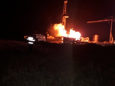Satu Mare: Incendiu la o sondă de gaz; zeci de pompieri intervin - FOTO/VIDEO