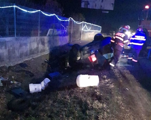 Două persoane au murit şi alte patru au fost rănite într-un accident rutier produs în judeţul Dolj