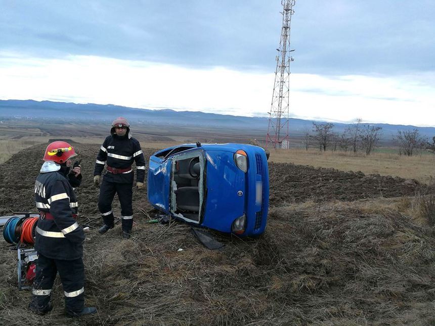 Accident rutier în judeţul Suceava: O persoană a murit, alte două au fost rănite. FOTO