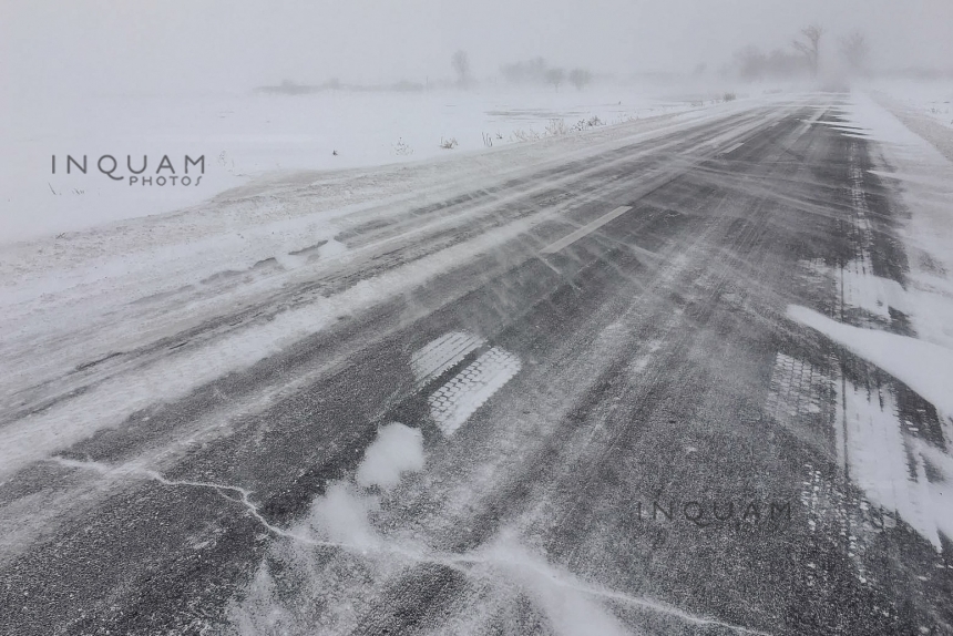 Circulaţie în condiţii de iarnă pe autostrăzile A2 şi A4, unde s-a depus strat de zăpadă