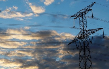 Localităţi fără curent electric din cauza viscolului în judeţele Alba, Argeş, Bacău, Brăila şi Hunedoara, Prahova şi Harghita