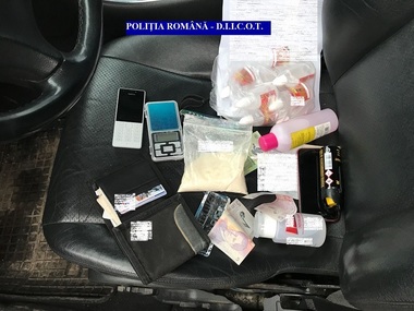 Reţea de traficanţi de etnobotanice care acţionau în Buzău şi în Galaţi, destructurată