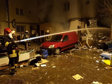 Explozie urmată de incendiu într-un restaurant situat la parterul unui bloc din Capitală - FOTO, VIDEO
