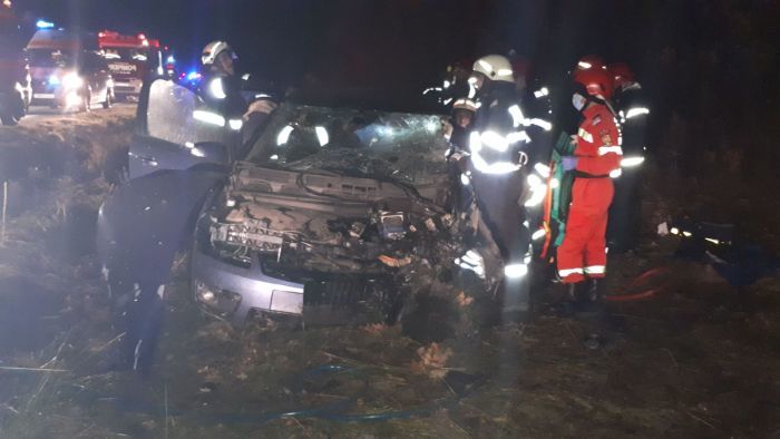 Un copil de şase ani a murit, iar alte patru persoane sunt rănite, în urma unui accident rutier care a avut loc în Timiş