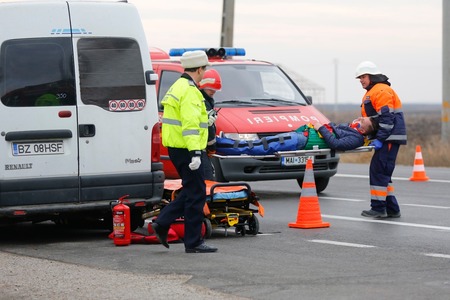 Buzău: CNAIR, amendată de Poliţie pentru că nu a curăţat DN2B, unde cinci oameni au fost răniţi în două accidente rutiere