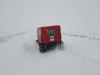 Olt: 35 de persoane rămase înzăpezite, recuperate de către pompieri