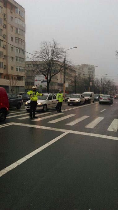 Constanţa: Un poliţist aflat în timpul liber a lovit cu maşina un pieton care traversa regulamentar