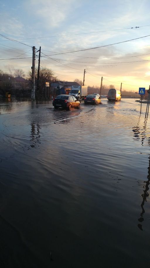 Peste 30 de localităţi din zece judeţe, afectate de inundaţii; cele mai mari probleme sunt în Teleorman