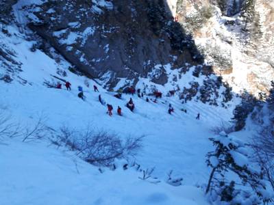 Turişti rămaşi blocaţi în Bucegi din cauza viscolului