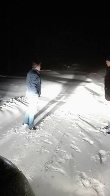 Drum judeţean din Mehedinţi, închis din cauza viscolului care a adus zăpada pe carosabil, iar utilajele nu pot interveni
