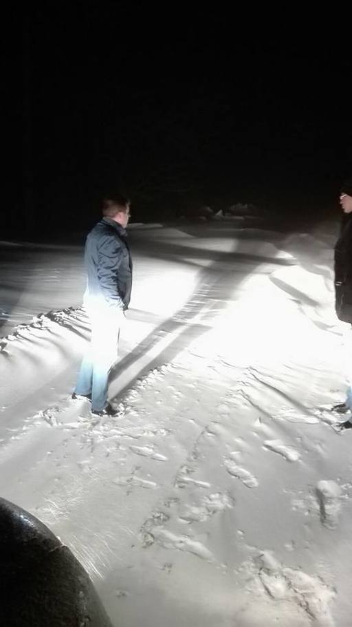 Drum judeţean din Mehedinţi, închis din cauza viscolului care a adus zăpada pe carosabil, iar utilajele nu pot interveni