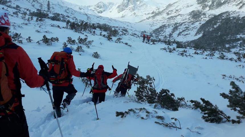 Intervenţie a salvamontiştilor în cazul a doi turişti aflaţi pe un traseu închis din Bucegi