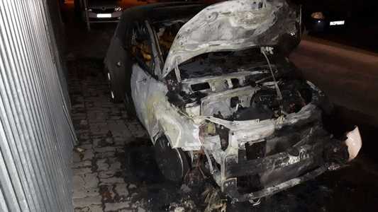 Poliţia Capitalei face cercetări pentru distrugere, în cazul incendiilor provocate în care opt maşini au fost distruse sau avariate