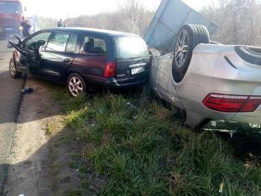 Constanţa: Şase persoane, printre care şi doi copii, rănite într-un accident rutier în care au fost implicate două autoturisme - FOTO

