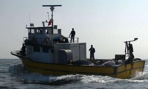 Pescadorul turcesc depistat de nava Gărzii de Coastă nu a putut fi prins, ieşind din zona de competenţă a Poliţiei de Frontieră 

