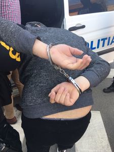 Vâlcea: Tânărul suspectat că şi-a ucis iubita şi a îngropat-o în pădure, reţinut; fapta a fost comisă în urmă cu aproximativ trei săptămâni