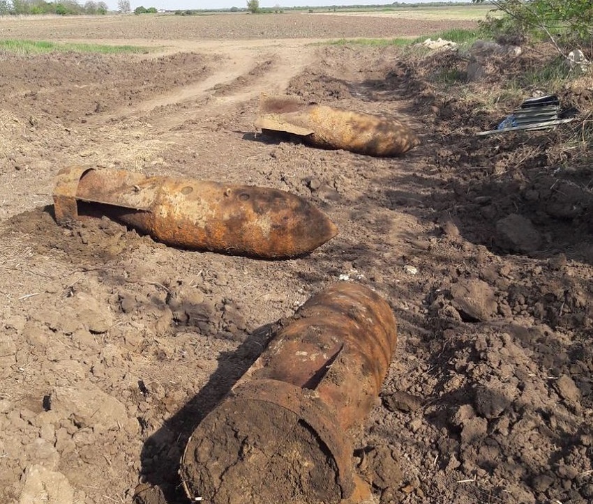 Cele şase bombe de aviaţie descoperite la ieşirea din Focşani au fost distruse - VIDEO