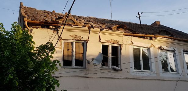 Explozie într-o casă din Sibiu; o bătrână a fost rănită