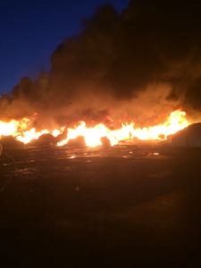 Hunedoara: Incendiul de la fabrica de mase plastice, stins după aproximativ patru ore