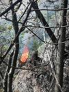 Romsilva: Incendiul din Parcul Naţional Domogled s-a extins la 4 hectare, într-o zonă stâncoasă, greu accesibilă. VIDEO