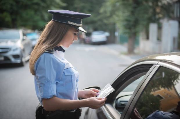 Peste 43.000 de sancţiuni contravenţionale în valoare de peste 16 milioane de lei, aplicate de poliţişti în minivacanţa de 1 Mai; numărul accidentelor rutiere a scăzut