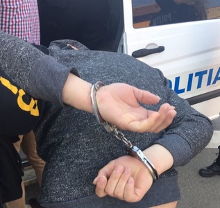Cluj: Bărbat acuzat că a încercat să violeze o tânără de cetăţenie spaniolă pe care o luase în maşina sa la ocazie, arestat