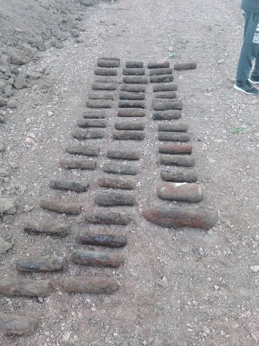 Tulcea: Aproape 230 de proiectile au fost găsite pe un teren, căutările fiind oprite din cauza întunericului