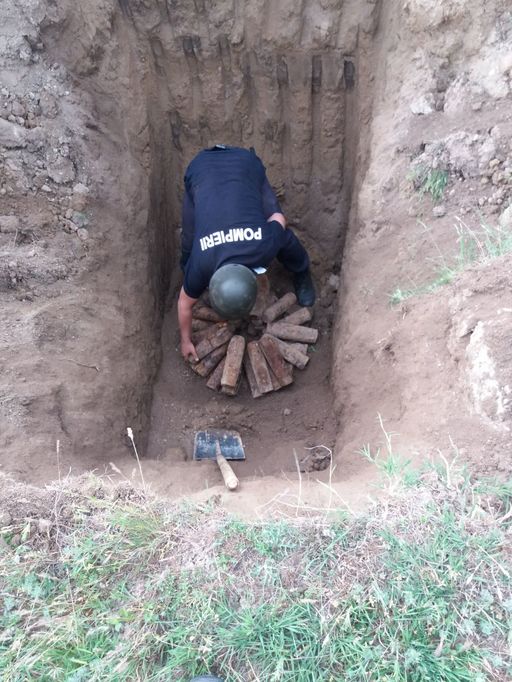 Tulcea: Cele 235 de proiectile găsite pe un teren au fost distruse în mod controlat. VIDEO