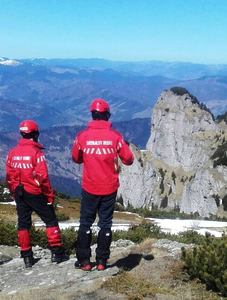 Botoşani: Doi tineri care s-au rătăcit într-o pădure au fost salvaţi de pompieri