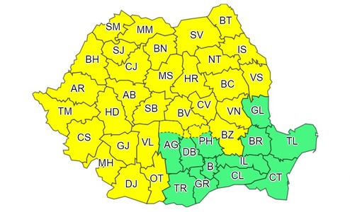 Avertizare cod galben de ploi torenţiale şi vijelii pentru vineri, în 32 de judeţe. Tot vineri va fi în vigoare şi o avertizare de inundaţii pentru râuri din 17 judeţe