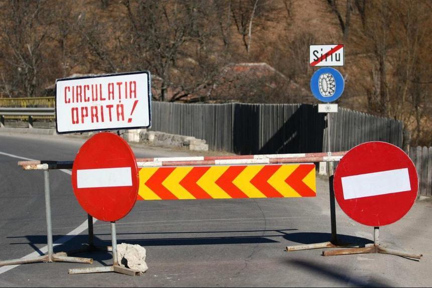 Buzău: DN 10, închis din cauza bolovanilor căzuţi pe şosea
