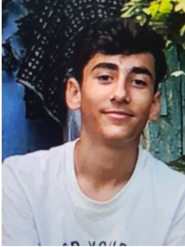 UPDATE - Vaslui: Copil de 15 ani, răpit de doi bărbaţi din maşina tatălui său oprită la o trecere de pietoni; bărbatul a fost agresat
