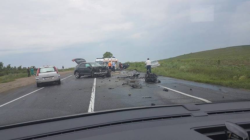 Trei persoane au murit într-un accident produs în judeţul Iaşi, pe Drumul European 583