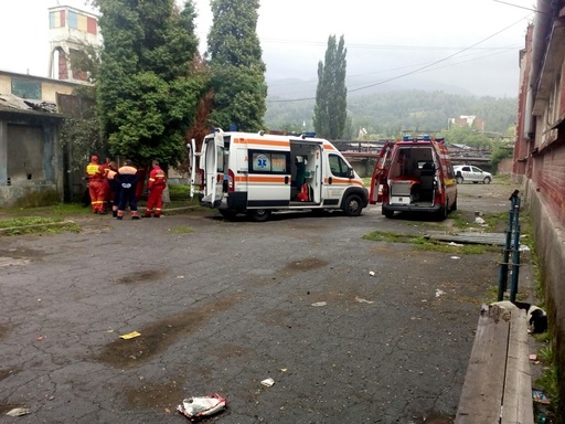 UPDATE - Doi mineri au fost surprinşi de o surpare de pământ la Mina Lupeni. Unul dintre mineri a murit - FOTO, VIDEO

