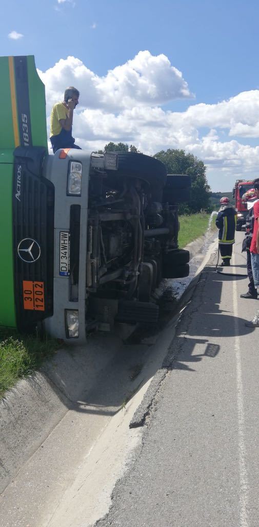 Cisternă cu 11 tone de motorină, răsturnată în judeţul Dolj