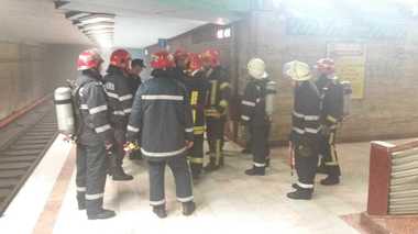 UPDATE - Fum în staţia de metrou Eroii Revoluţiei; circulaţia a fost blocată. Circulaţia a fost reluată după mai puţin de o oră - FOTO