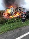 Ialomiţa: Accident între un camion plin cu grâu şi un autoturism, pe DN 2 A; şoferul autoturismului a decedat, iar camionul a luat foc. FOTO