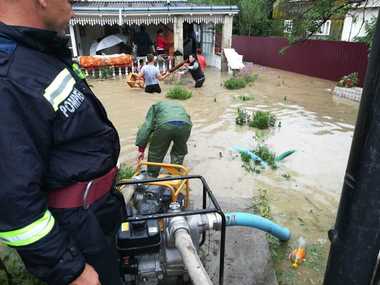 Inundaţiile au afectat 34 de localităţi din 17 judeţe, în ultimele 24 de ore. FOTO/VIDEO